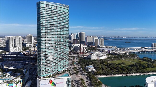 Building Photo - 888 Biscayne Blvd