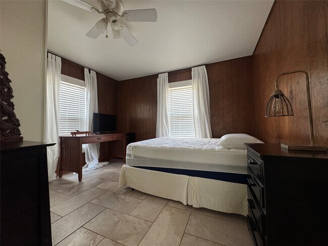 Building Photo - 1823 Market St