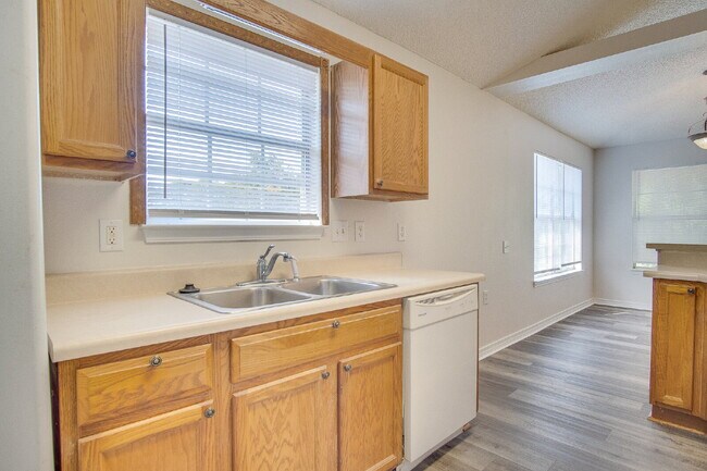 Building Photo - Lakefront Shadow Lakes Home – $500 Off Fir...
