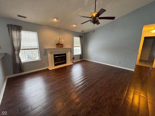 Building Photo - 4631 W Smith Valley Rd