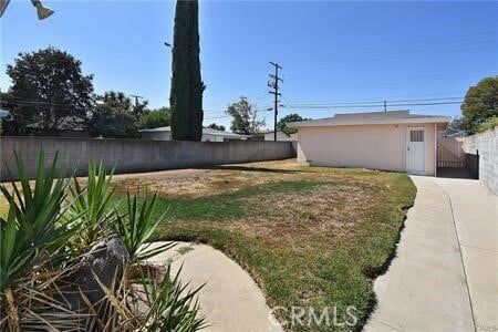 Building Photo - 4945 Persimmon Ave