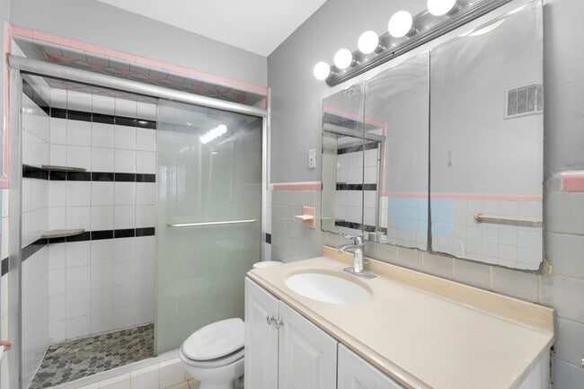 Building Photo - 6113 Washington St