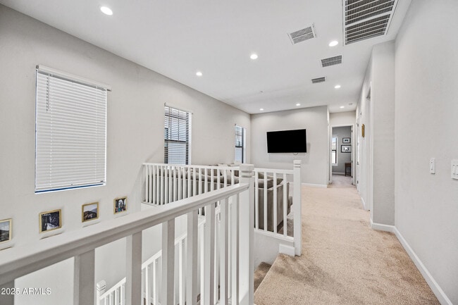 Building Photo - 4827 E Village Dr