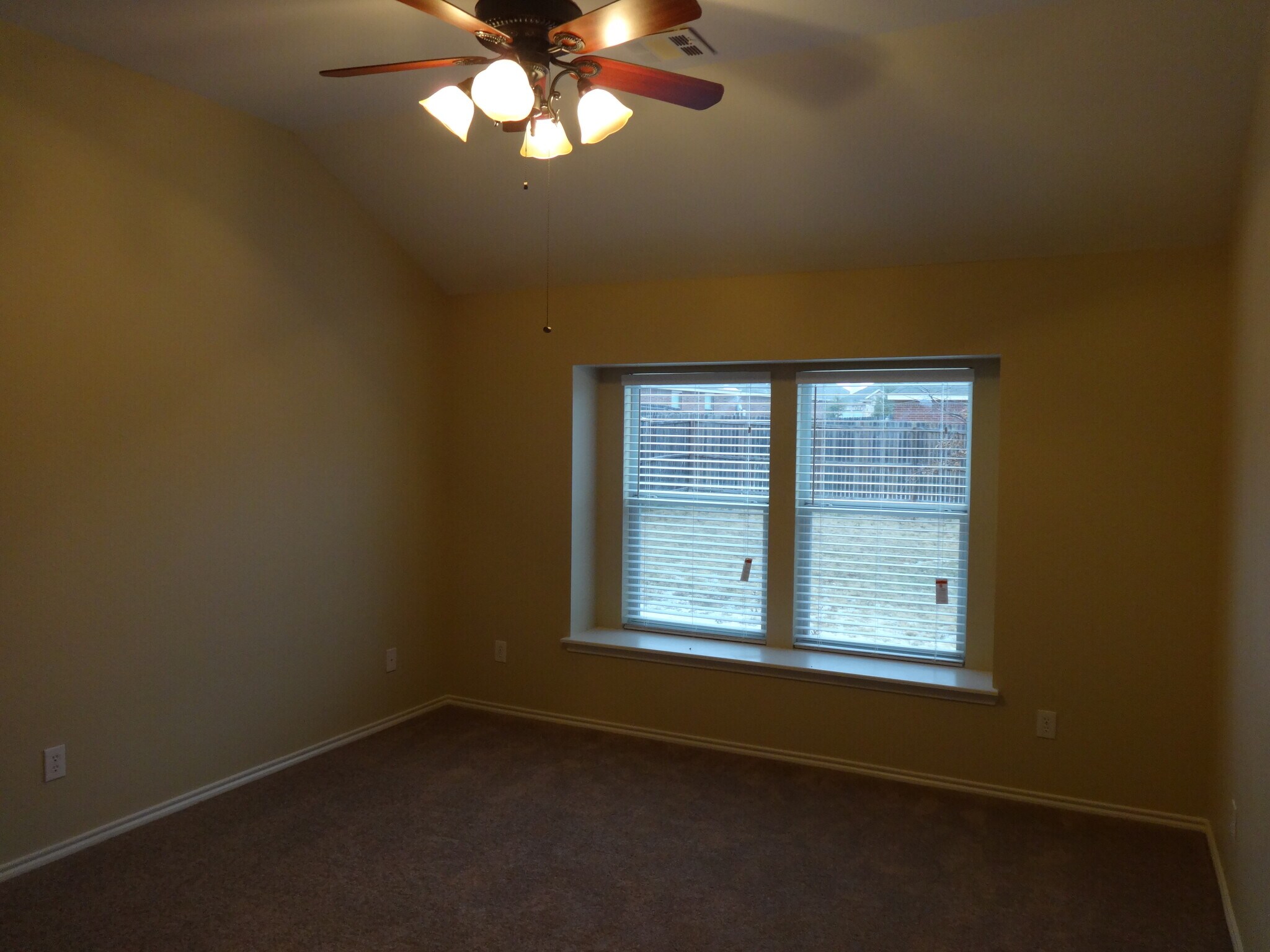 Building Photo - 313 Woodridge Dr