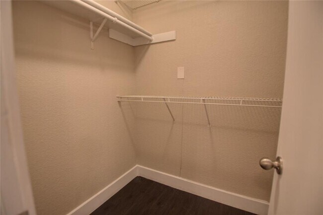 Building Photo - 1306 Norwalk Ln