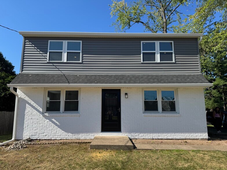 Front view - 536 Kalmia St