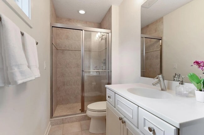 Building Photo - 6484 Ivy Way