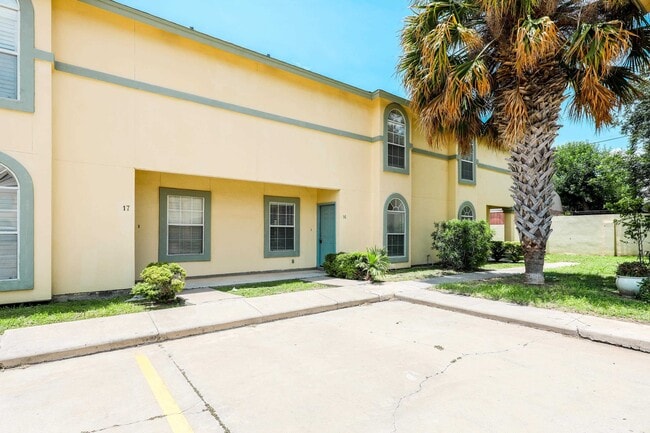 Building Photo - 1000 Ranchway Dr
