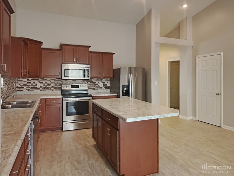 Building Photo - 5311 Tanglewood Ln
