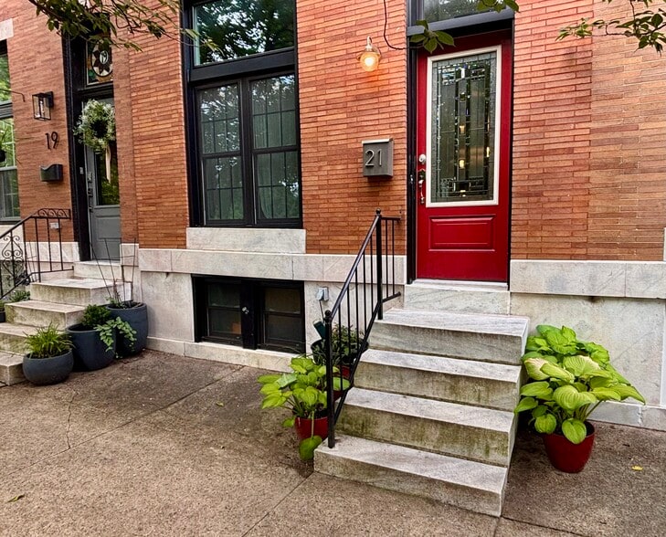Building Photo - 21 S Linwood Ave