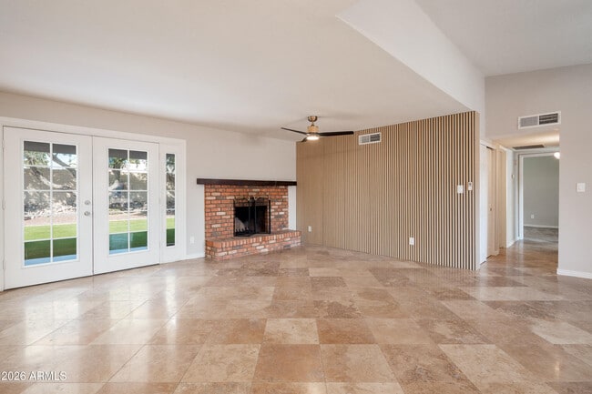 Building Photo - 4916 E Pershing Ave