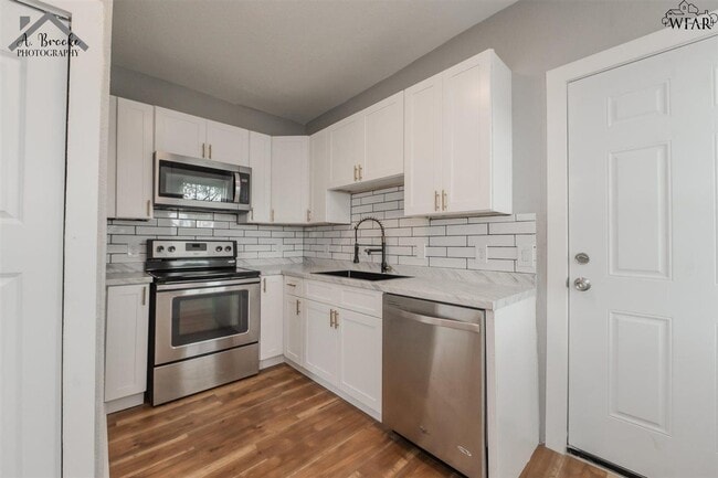 Building Photo - 2130 Ave H