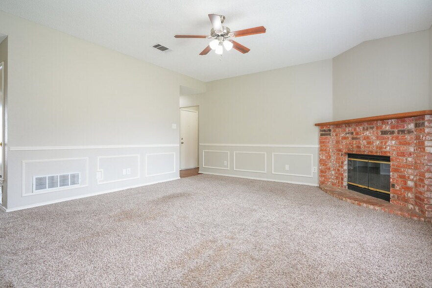 Building Photo - 6415 Jennie Ln