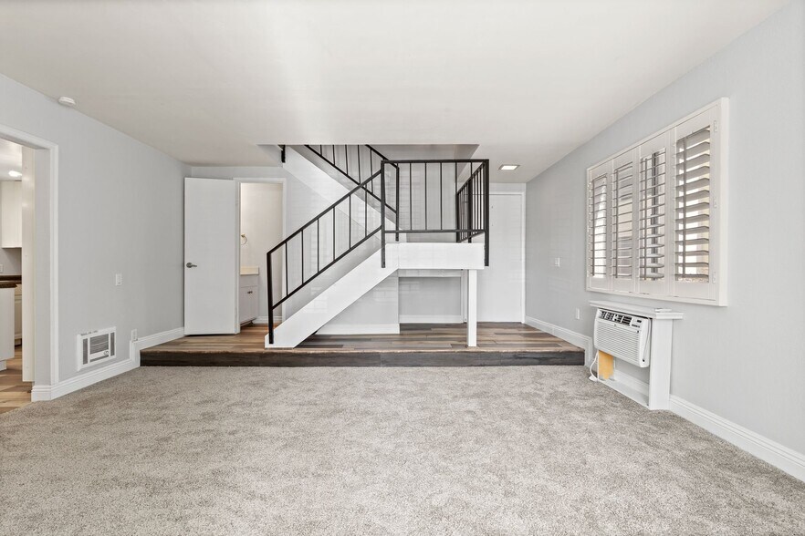 Building Photo - 7930 Mission Center Ct