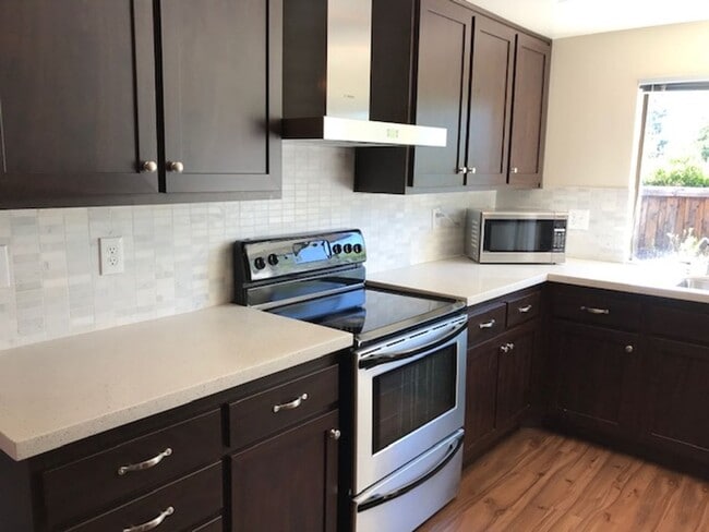 Building Photo - Single level 3 bedroom home in Northgate c...