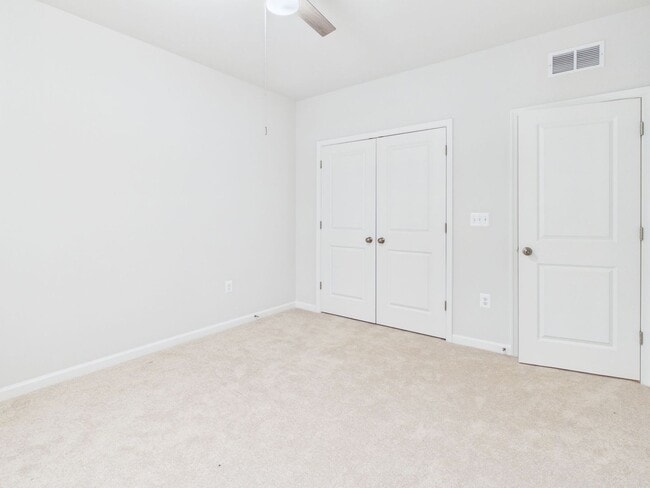 Building Photo - 640 Brookwood Glen Terrace