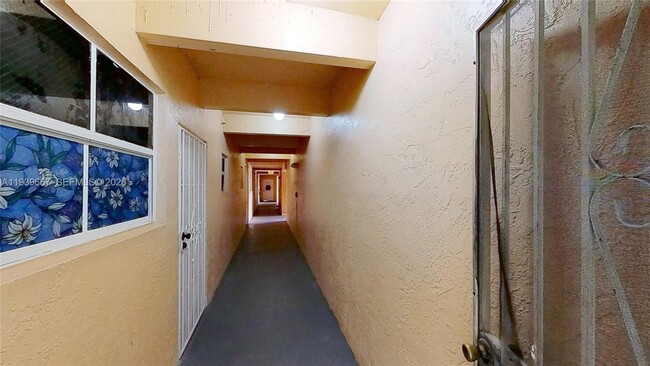 Building Photo - 199 SW 12th Ave