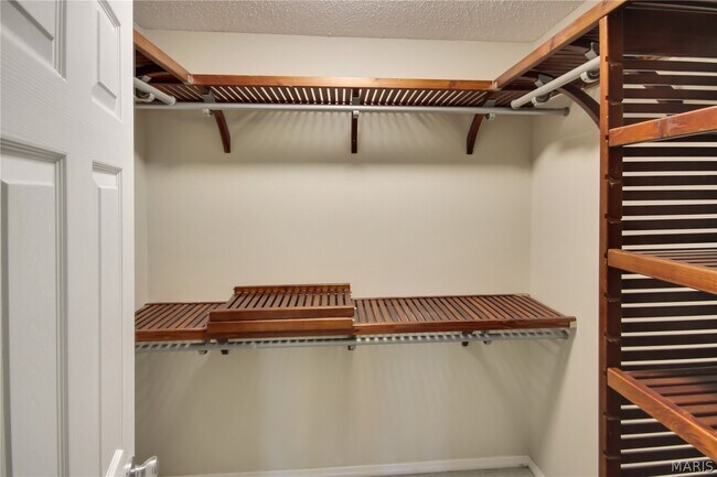 Building Photo - 1392 Justerini Dr