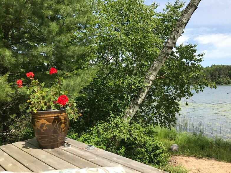 Lakeside deck and dock - 948 Grant Lake Ln SW