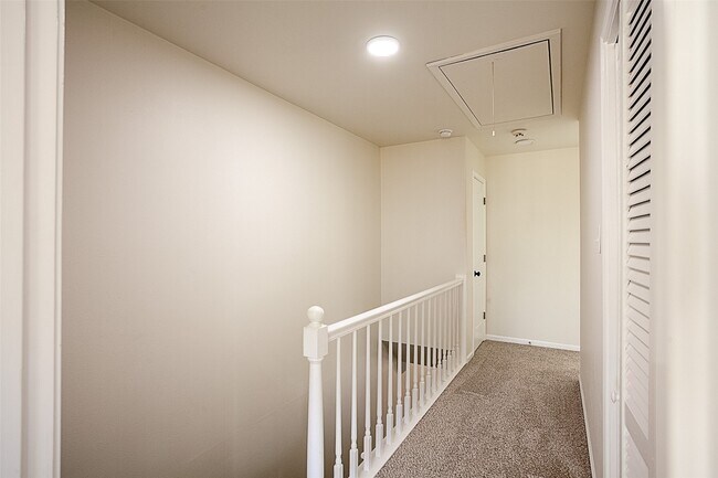 Building Photo - 6317 Ivanhoe Ln