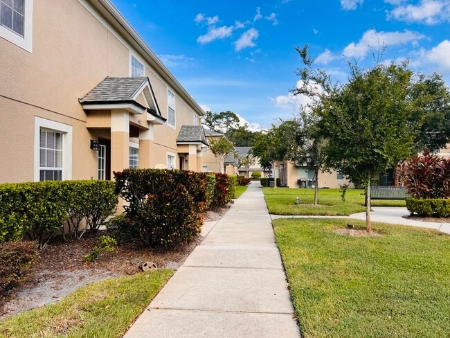 Building Photo - PRICE REDUCED!  Gorgeous 3-bedroom, 2 1/2-...
