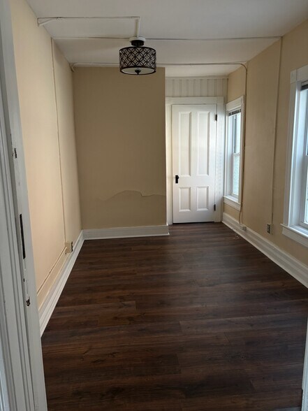 Second bedroom - 122 Spring St