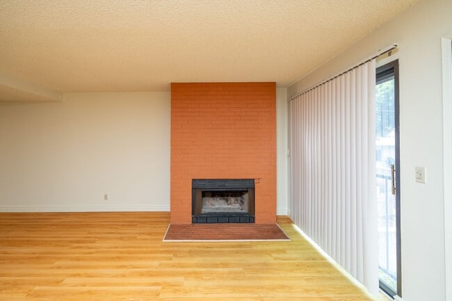 Building Photo - 304 S 2nd Ave