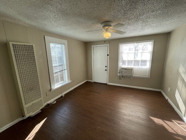Building Photo - Cozy & Convenient Living in Tech Terrace!
