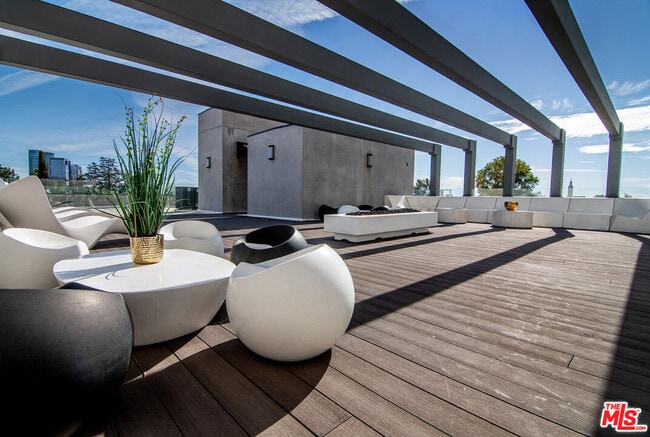 Building Photo - 10563 Ashton Ave