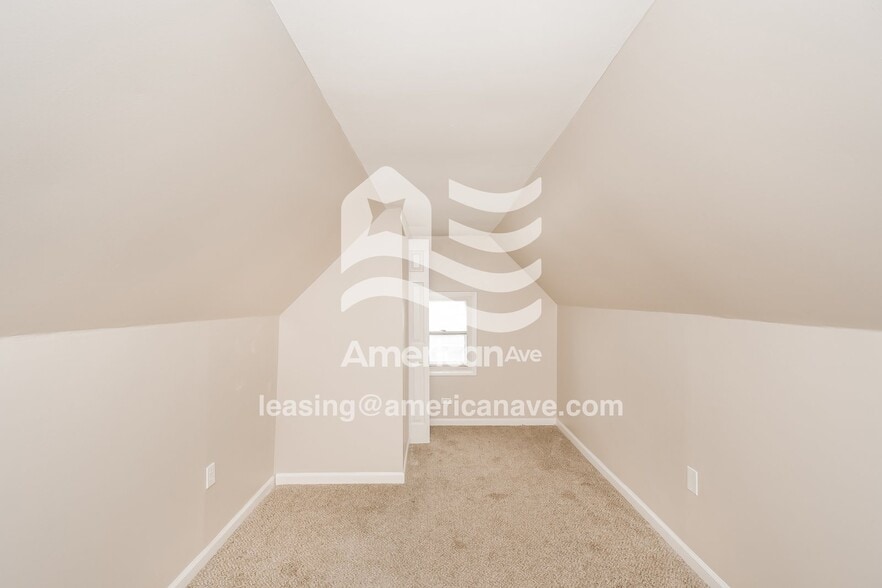 Building Photo - 1817 Delaware St