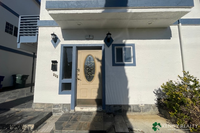 Building Photo - Spacious & Sunlit 5-Bedroom Retreat in the...