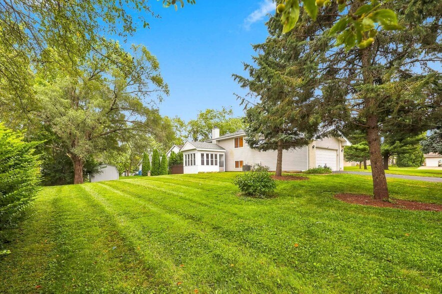 Building Photo - 849 Pear Tree Ln