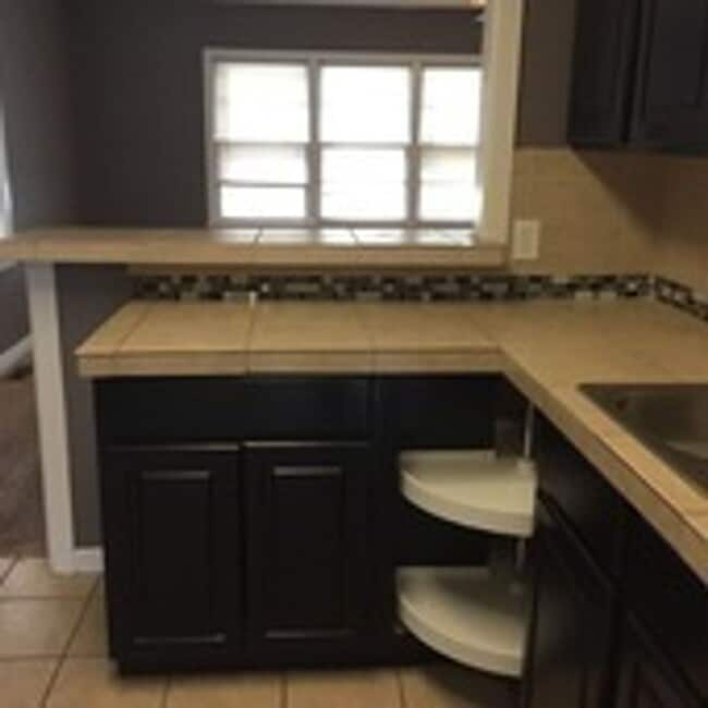 Building Photo - Pre Leasing for fall 2026! 5/3 in Medical District!