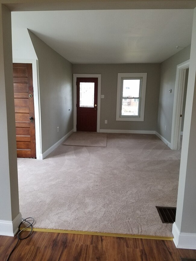 Building Photo - 96 Linshaw Ave