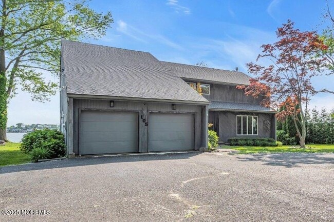 Primary Photo - 105 Riverview Ave