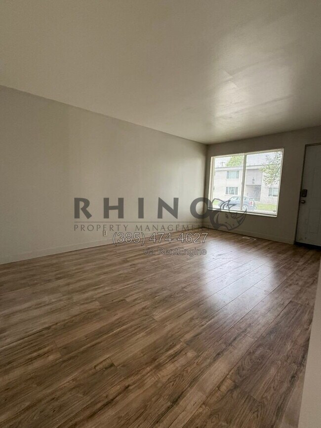 Building Photo - 3907 1040 E