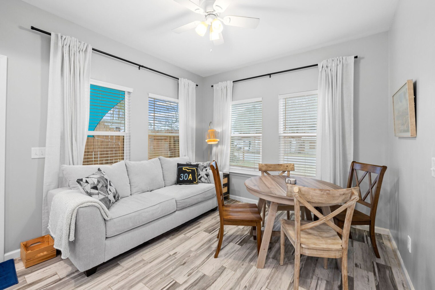 Building Photo - 212 Romanza Pl