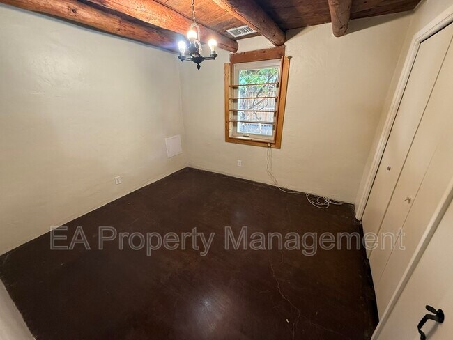 Building Photo - 511 15th St NW