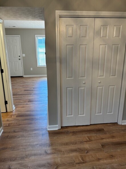 Building Photo - 254 Marcellus Dr