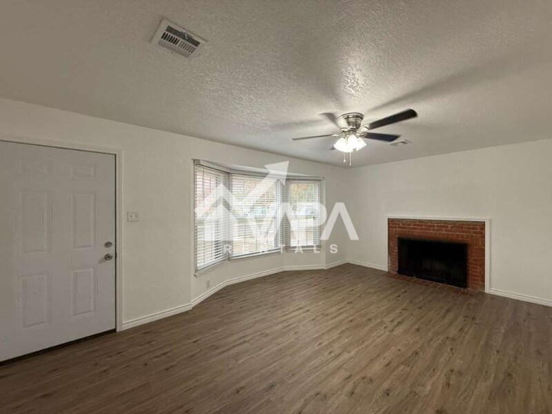 Building Photo - 231 Middlebury Dr