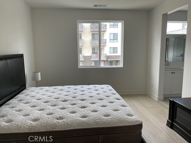 Building Photo - 1860 S Westside Dr