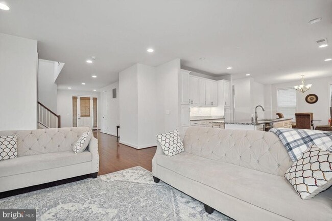 Building Photo - 25495 Woodbine Farm Dr