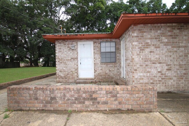 Building Photo - 130 E 9 Mile Rd