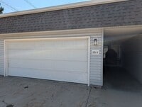 Building Photo - 2215 Mirwyn Ct
