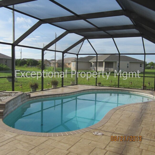 Building Photo - Beautiful 3-bedroom 2 bath Pool Home!  SW ...
