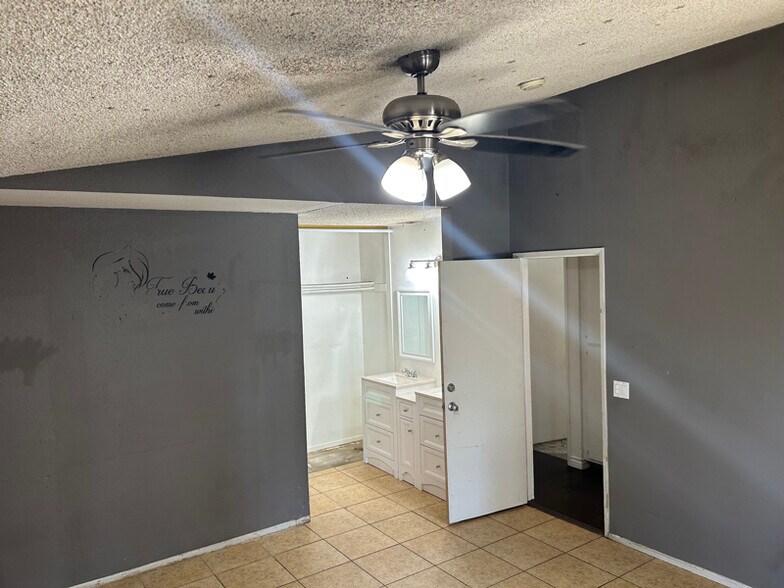 Building Photo - 1558 Arrow Creek Dr