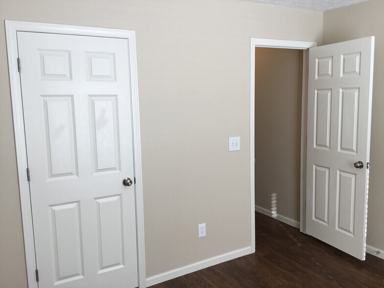 Building Photo - 8480 Amarillo Dr