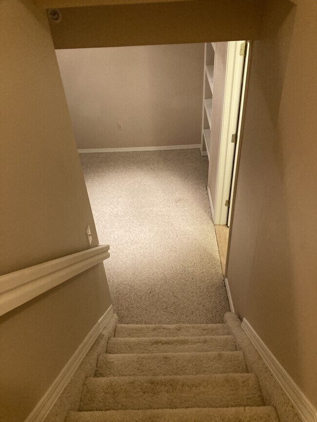 Building Photo - 41645 Copper Creek Dr