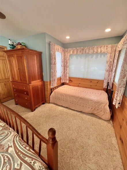 Building Photo - 11 Sandy Cove Rd