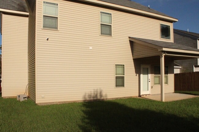 Building Photo - 111 Sourwood Ln